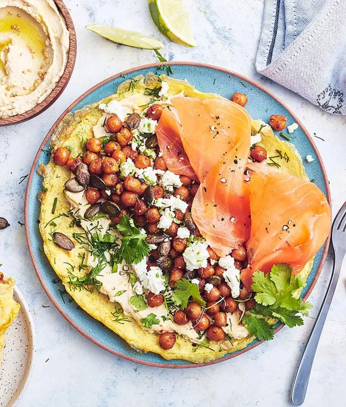 GALETTES AU SAUMON FUME, HOUMOUS ET POIS CHICHES CROUSTILLANTS EPICES